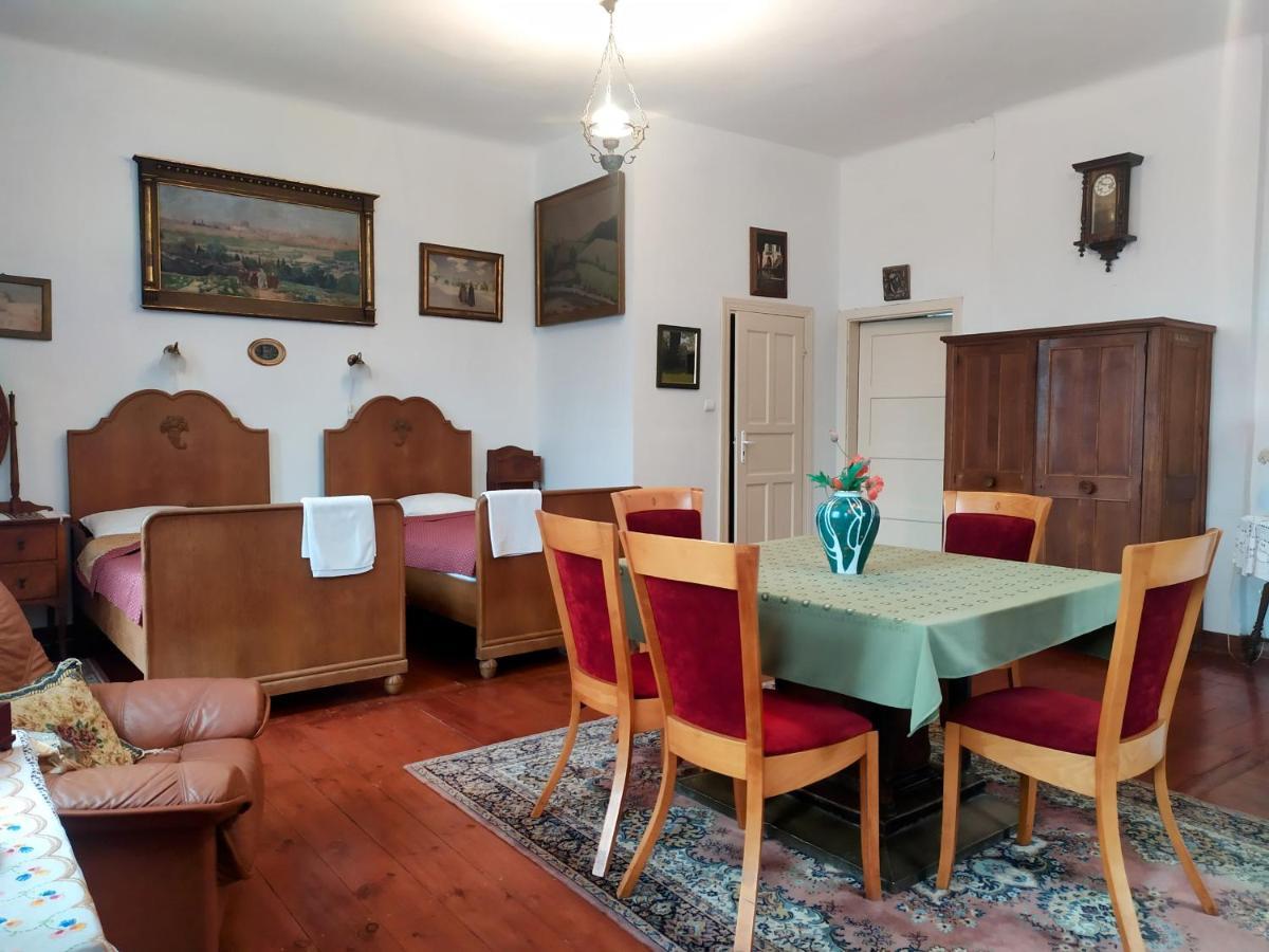 Dwor W Odonowie Eksteriør bilde